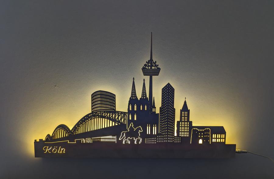 Wandskyline Köln beleuchtet